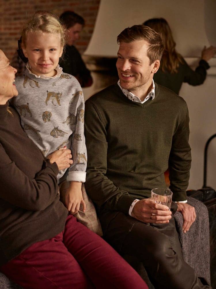 Aston V-Neck Merino Pullover Men Dark Green, view: 1